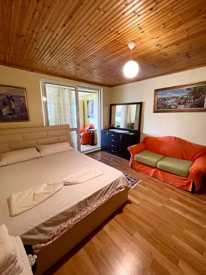 Blue Guesthouse Gjirokastër 外观 照片