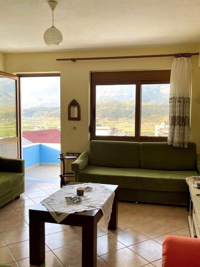 Blue Guesthouse Gjirokastër 外观 照片