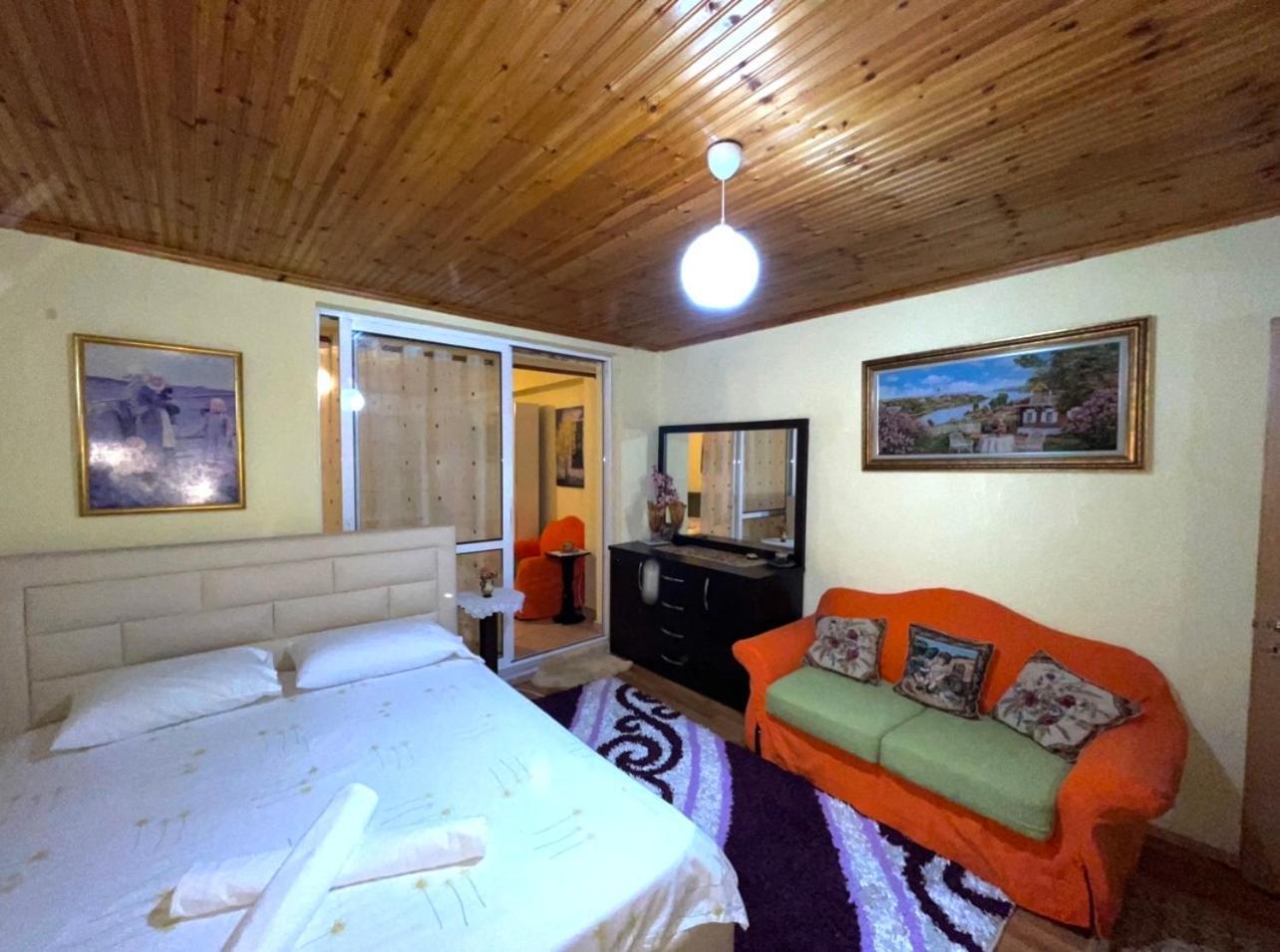 Blue Guesthouse Gjirokastër 外观 照片