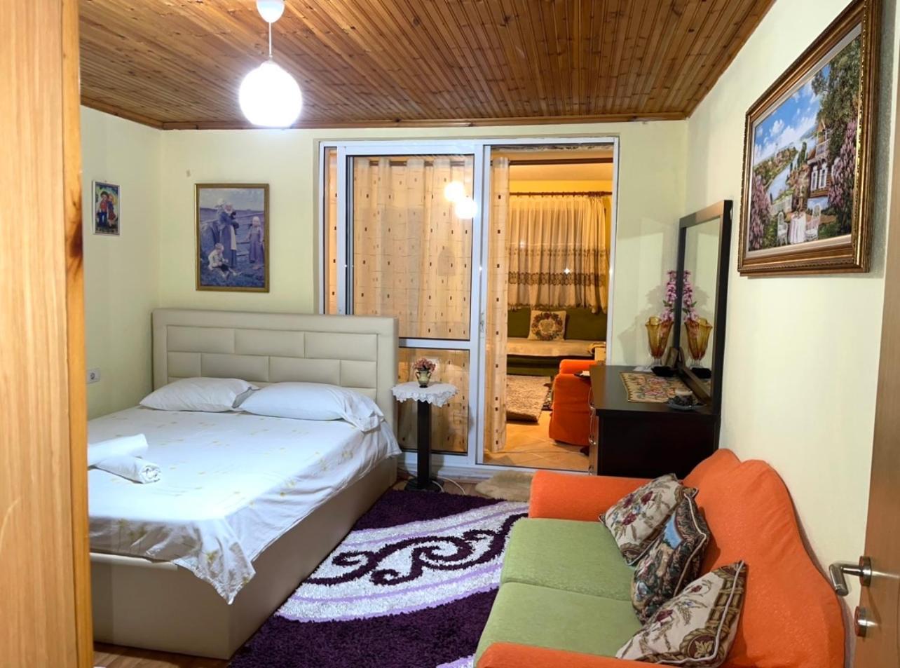 Blue Guesthouse Gjirokastër 外观 照片