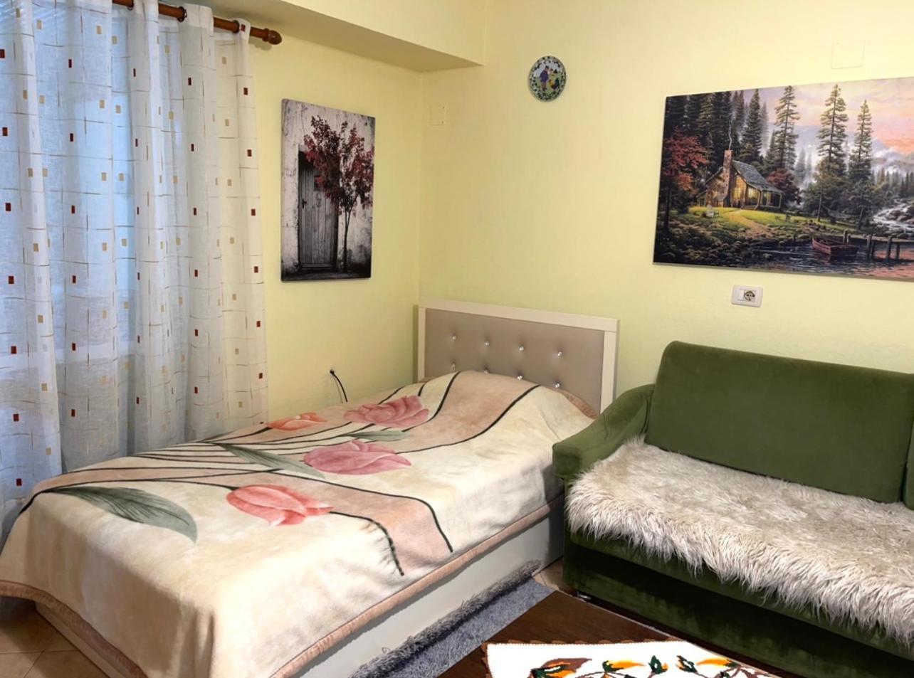 Blue Guesthouse Gjirokastër 外观 照片