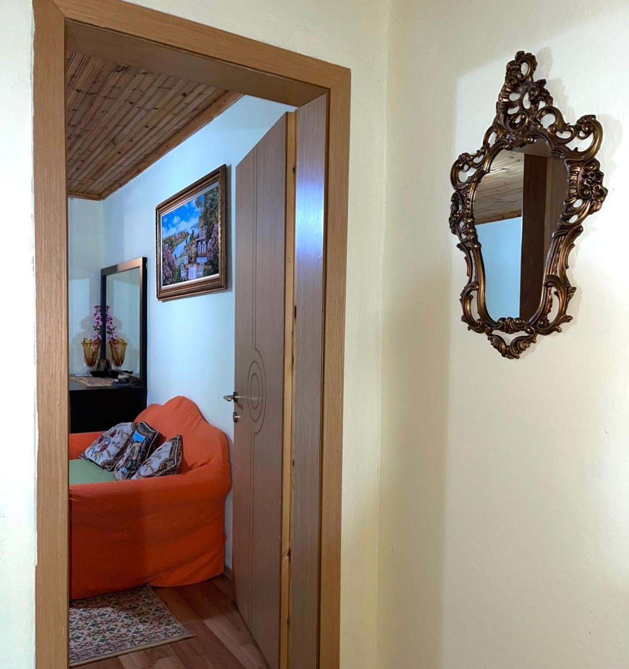 Blue Guesthouse Gjirokastër 外观 照片